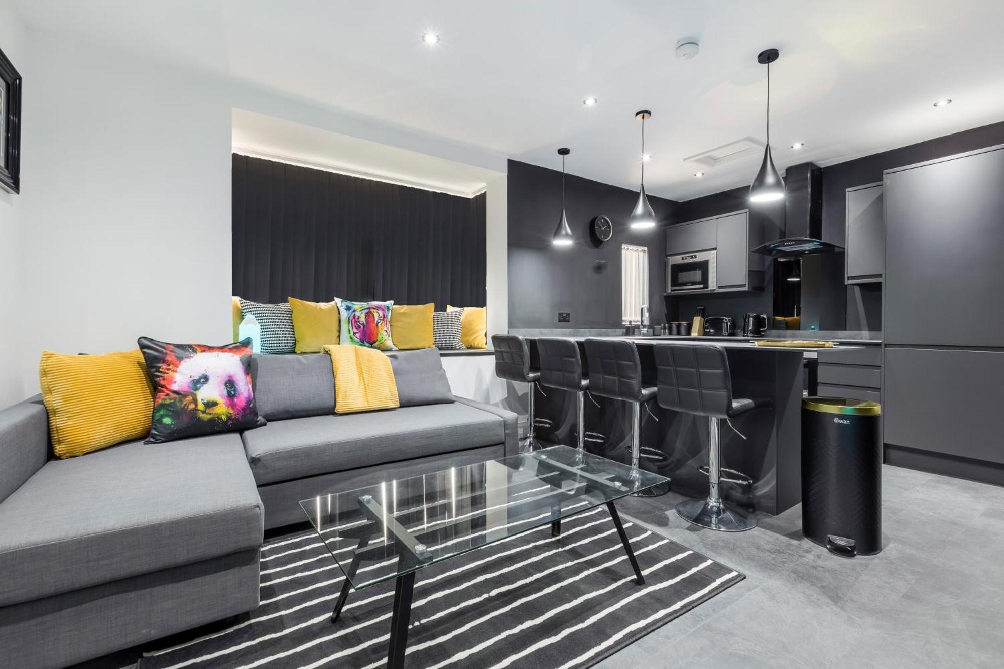 Two Bed Modern Apartment 5Min Walk To Town Centre With Free Parking ! Under New Management Blackpool Extérieur photo