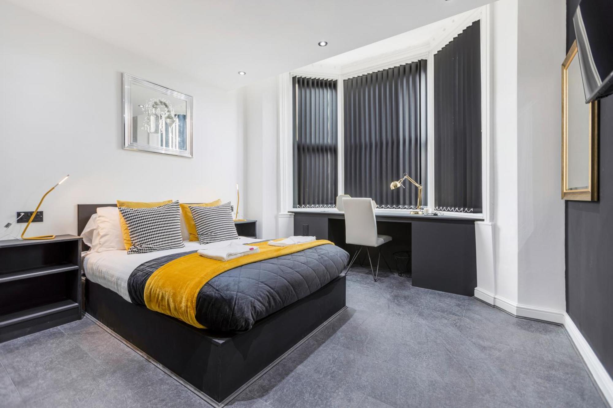 Two Bed Modern Apartment 5Min Walk To Town Centre With Free Parking ! Under New Management Blackpool Extérieur photo