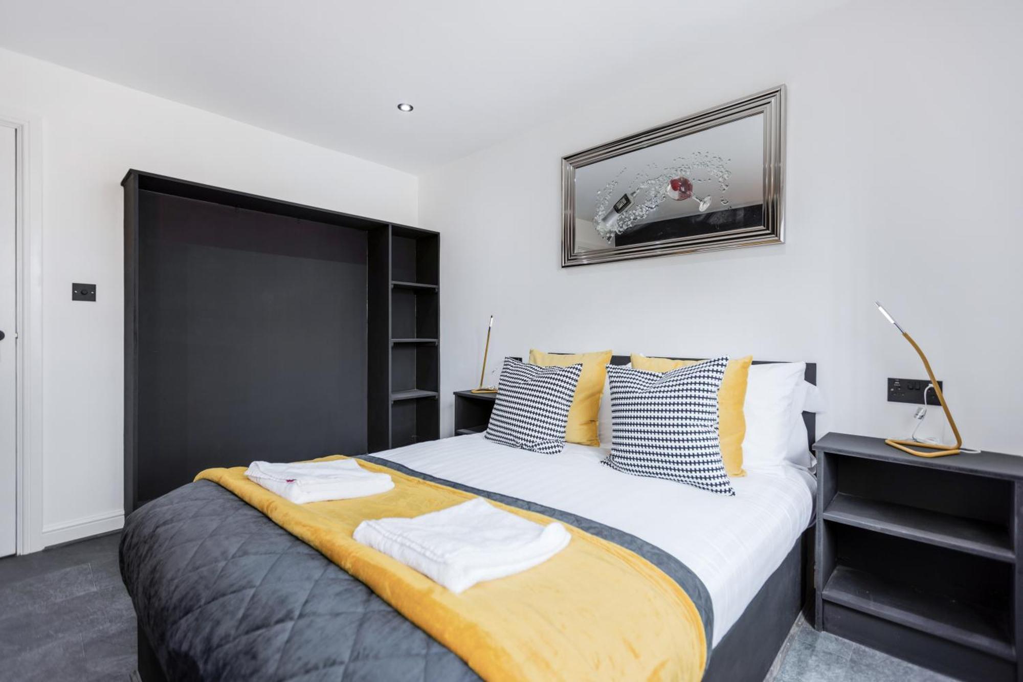 Two Bed Modern Apartment 5Min Walk To Town Centre With Free Parking ! Under New Management Blackpool Extérieur photo