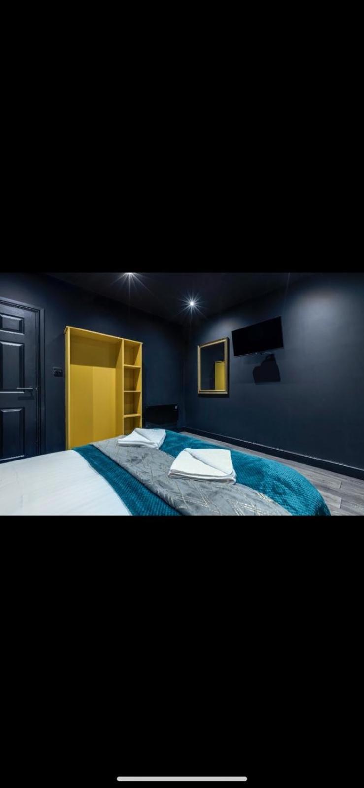 Two Bed Modern Apartment 5Min Walk To Town Centre With Free Parking ! Under New Management Blackpool Extérieur photo