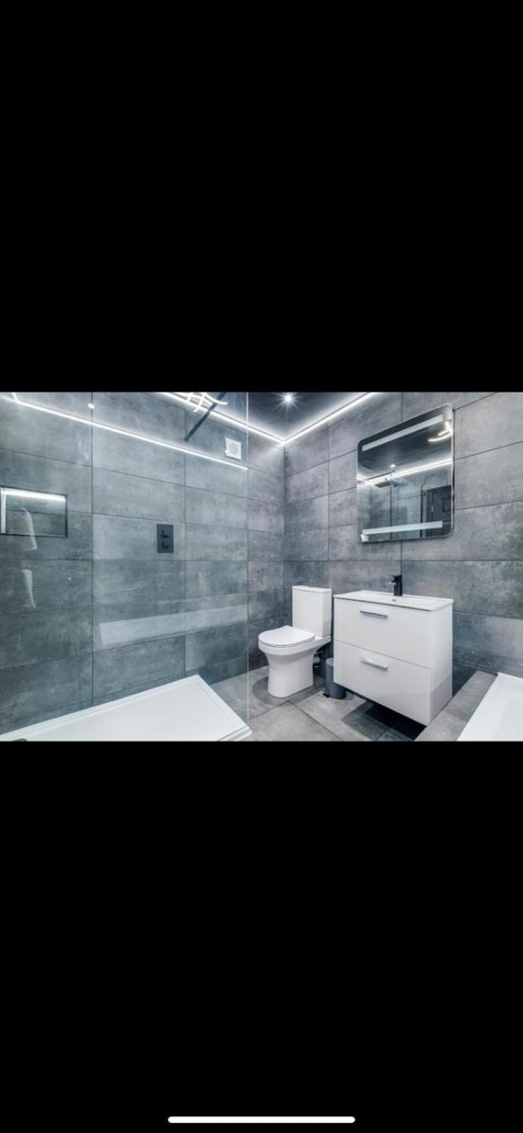 Two Bed Modern Apartment 5Min Walk To Town Centre With Free Parking ! Under New Management Blackpool Extérieur photo